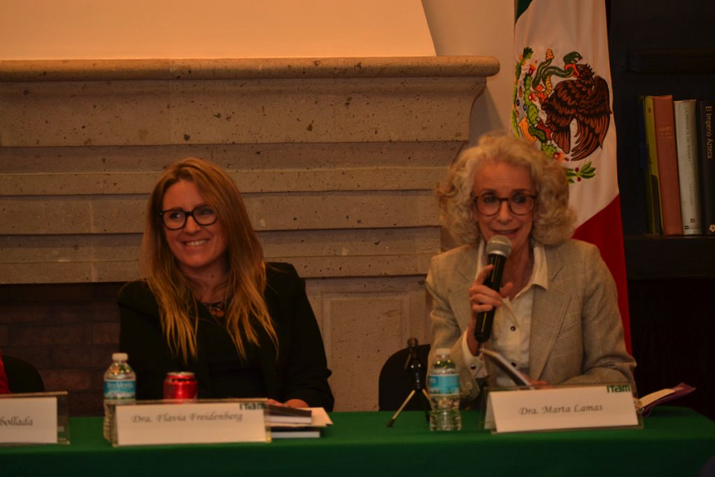 Flavia Freidenberg y Marta Lamas discutiendo sobre el género en la política